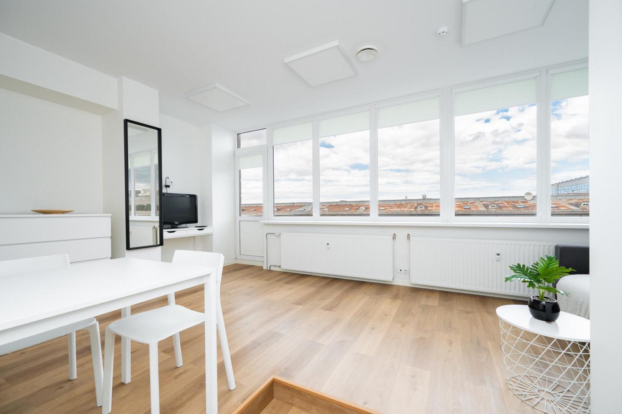 Hilltop Apartments - Studio Rooms In City Centre Tallinn Buitenkant foto